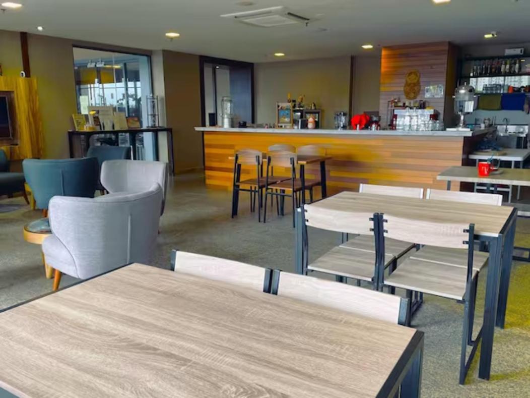 B.Suites 21 コタキナバル エクステリア 写真