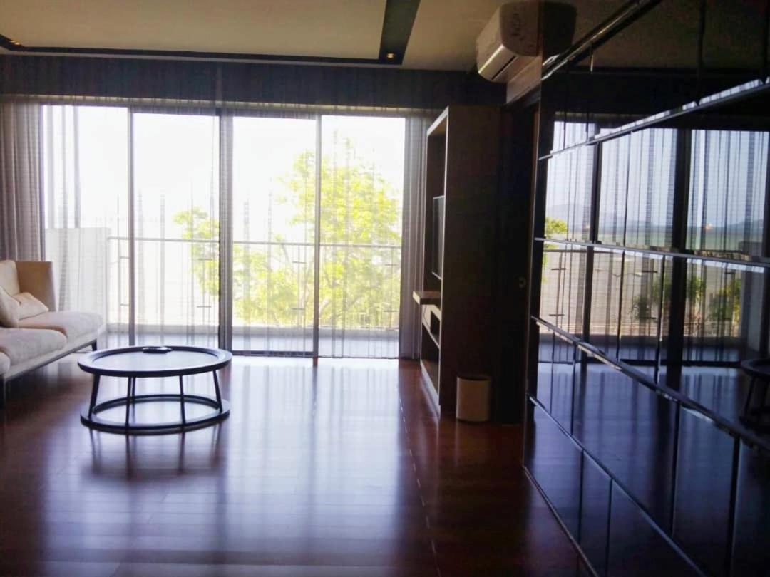 B.Suites 21 コタキナバル エクステリア 写真
